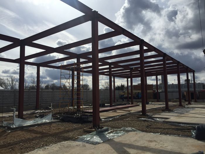 Монтаж балок покрытия под несущий профнастил для кондитерской фабрики в г.Одинцово