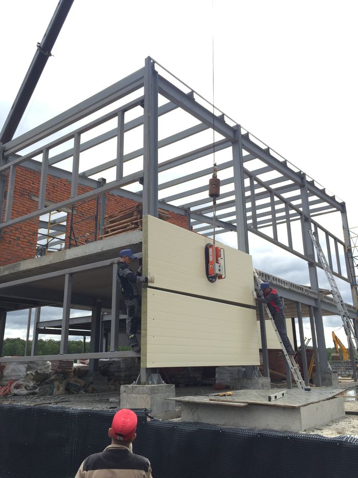 Монтаж ограждающих конструкций из сэндвич-панелей в д.Болтино, Мытищинского района