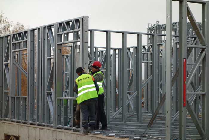 Строительство из ЛСТК